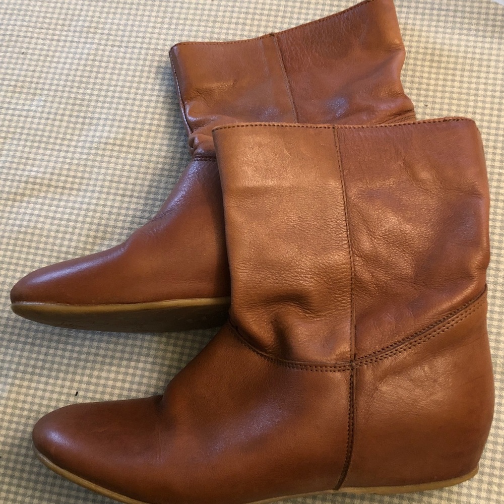 Le Chateau Made in Italy Tan Ankle 8” Booties Soft Leather 38 Hidden Heel #686